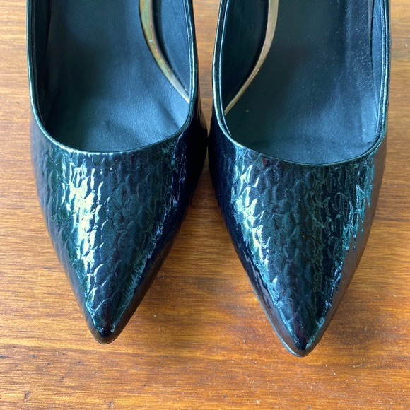 Steve Madden Luxe L-Kasey Black Patent Snake Heels.  Size 8 - Picture 4 of 7
